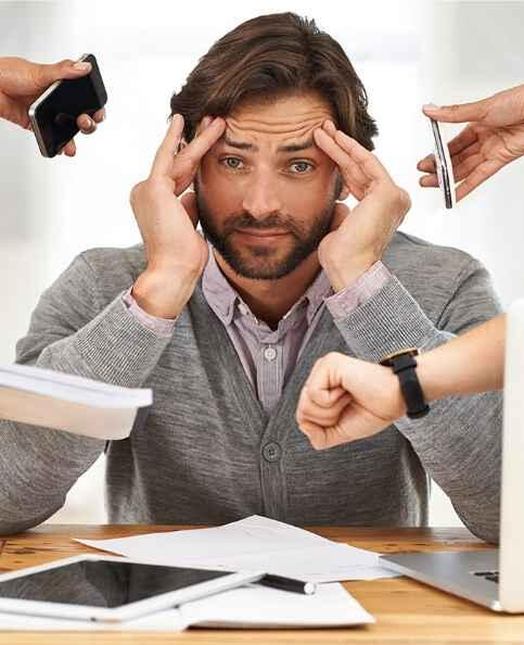 Stressvolle ondernemer over zijn succesvolle samenwerking met DigiBuur Stressvolle ondernemer denkt terug aan een succesvolle samenwerking met DigiBuur: slimmer werken, niet harder, dankzij AI-automatisering.